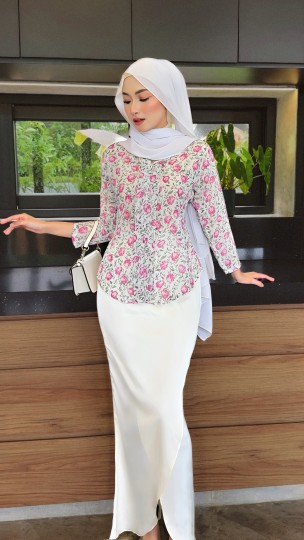 STELLA MINI KEBAYA IN LADY VIOLA