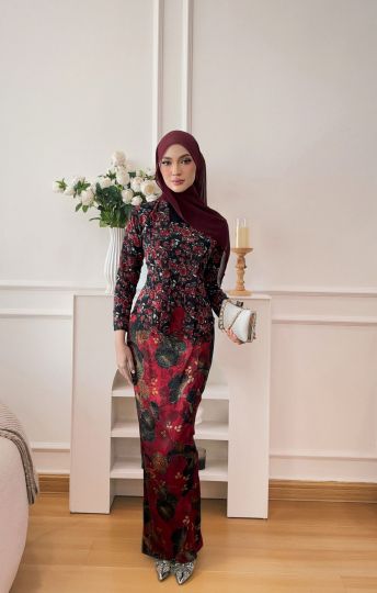 ROSELLE KEBAYA IN SERI LAILA