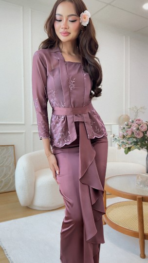 ADINDA KEBAYA IN DIVINE LAVENDER