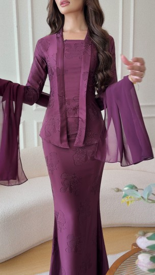 LALISA KEBAYA IN DARK VIOLET