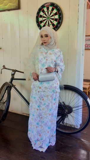 Vaneesa Kurung Luxe