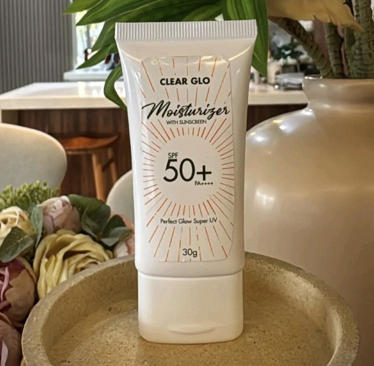 CLEARGLO MOISTURISER SUNSCREEN 50SPF