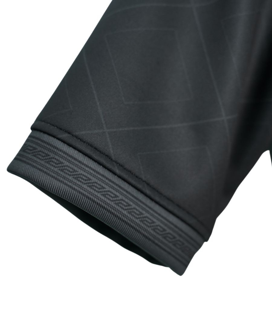 Pitch Black - Image 6