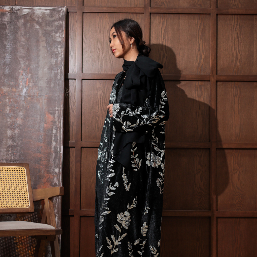 Birai Ratu Velvet Dress (Black) - Image 3