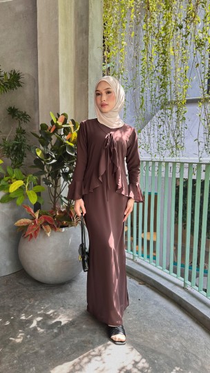 RHEA RUFFLE SET DRESS IN MISS ESPRESSO