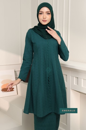 KARTIKA KEBAYA EMERALD