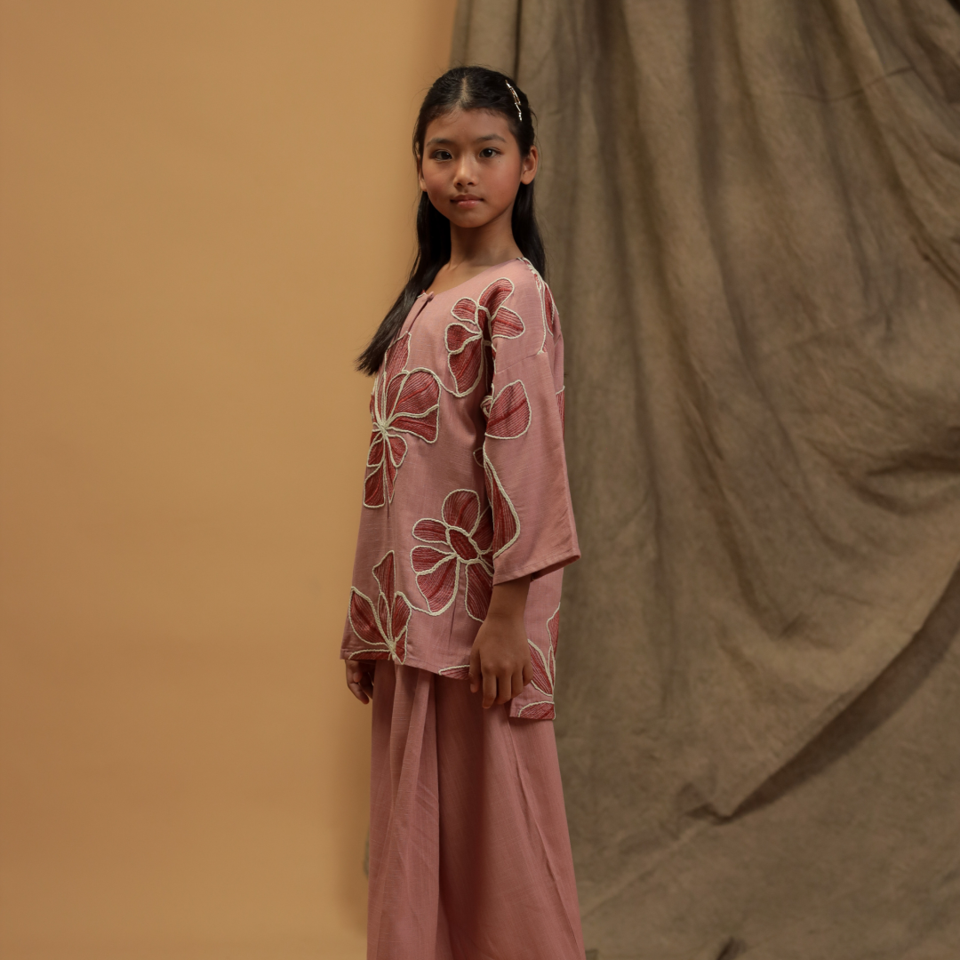 Kurung Rimbun Randia (Merah Samar) - Image 3