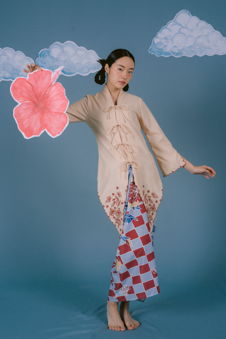 PUSPITA KEBAYA TOP IN NUDE