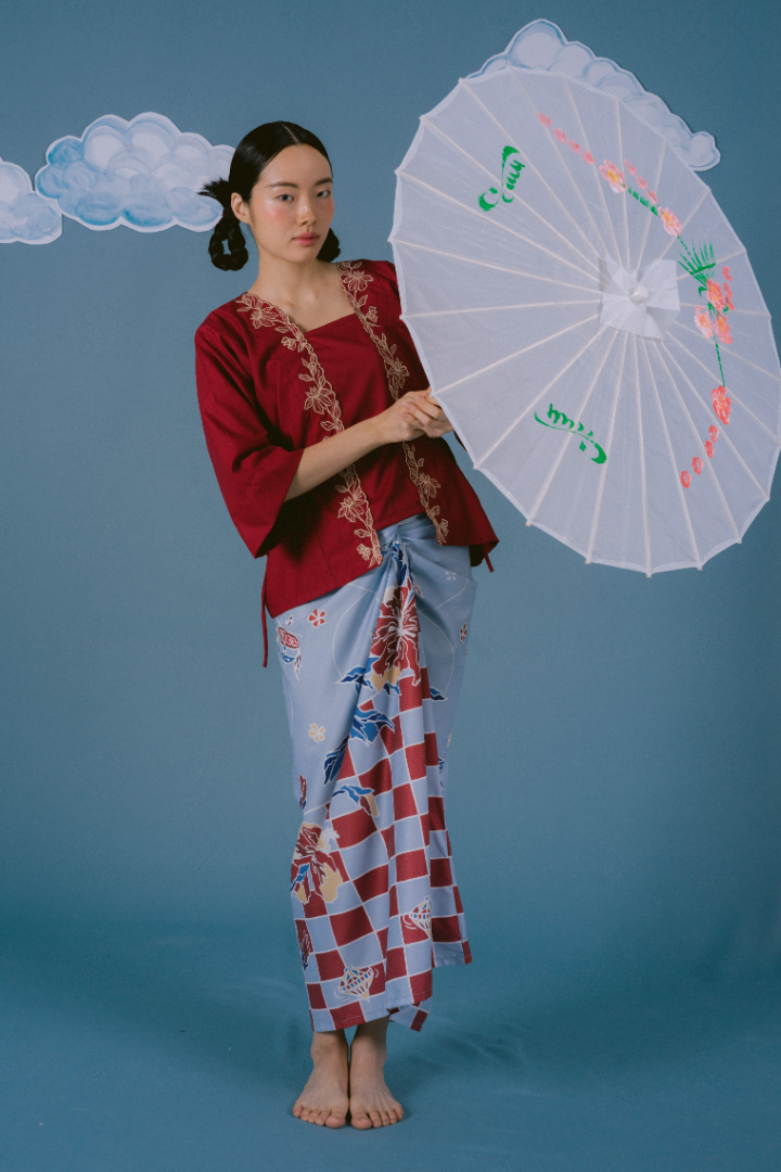 RATNA KEBAYA KUTU BARU TOP IN MAROON