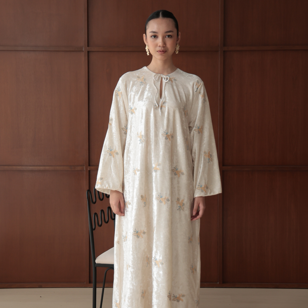 Rona Dewi Velvet Dress (Cream White) - Image 3