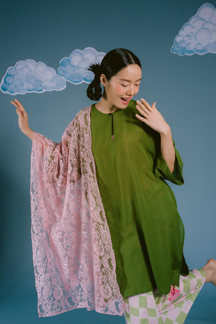 SANTUN KURUNG TOP IN GREEN