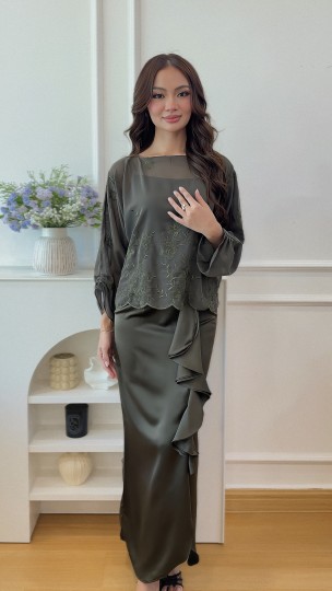 CARMELLA BATWING KURUNG IN DREAMY MOSS