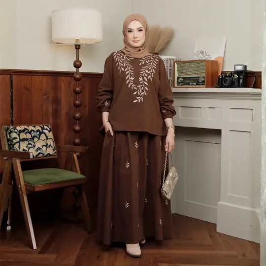 ARALIA RICH BROWN