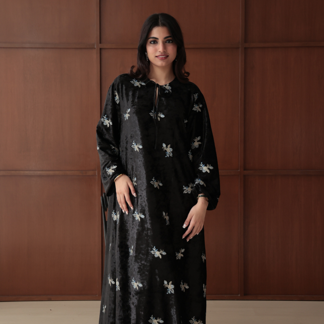 Rona Dewi Velvet Dress (Black) - Image 2