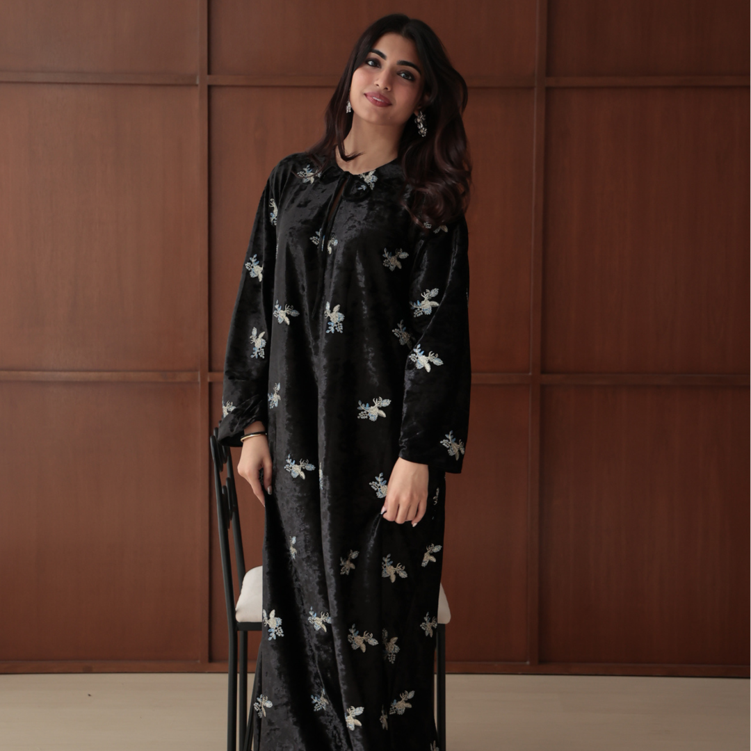Rona Dewi Velvet Dress (Black) - Image 4