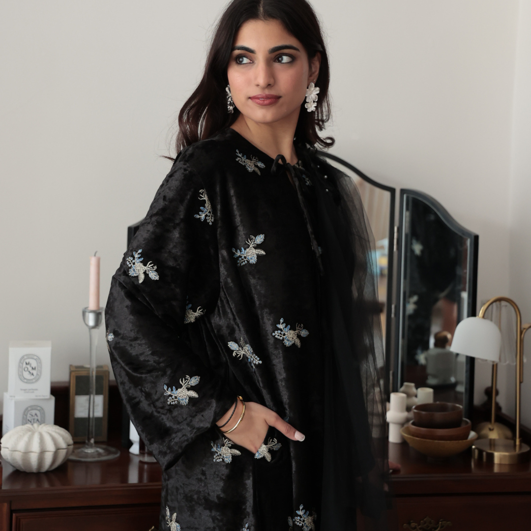 Rona Dewi Velvet Dress (Black) - Image 5