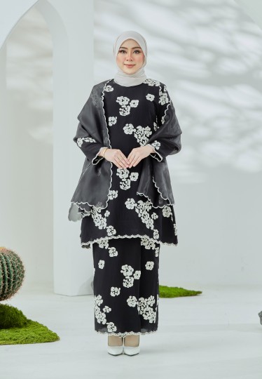 Sakura Kurung (Black)