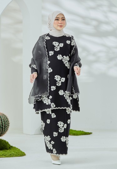 Sakura Kurung (Black)
