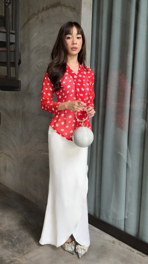 STELLA MINI KEBAYA IN LADY IN RED