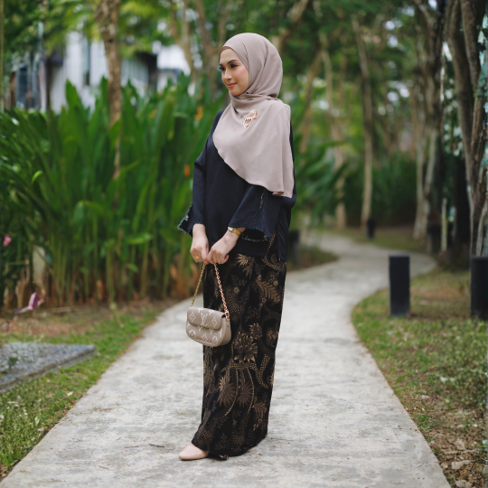 MELUR BLACK MOTIF PETAK KAIN 01