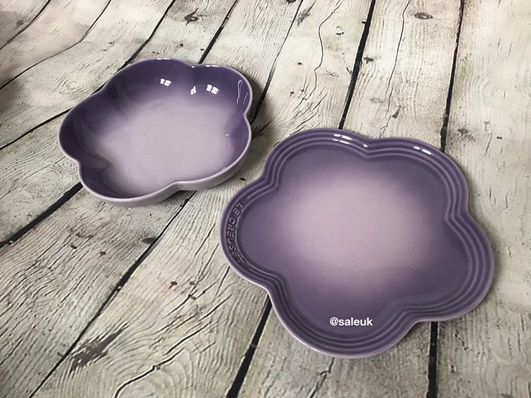 (ARRIVING JUNE) Le Creuset Flower Plate and Dish Set in Chiffon Pink