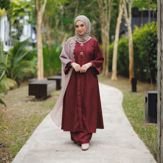 KASTURI MAROON
