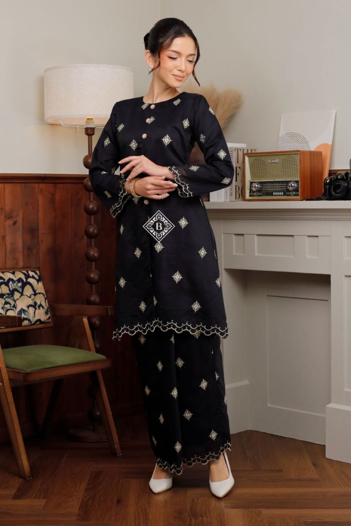 AURELIE BLACK - Image 3