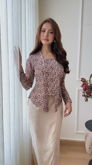 ROSELLE KEBAYA IN SERI CHANTIQ