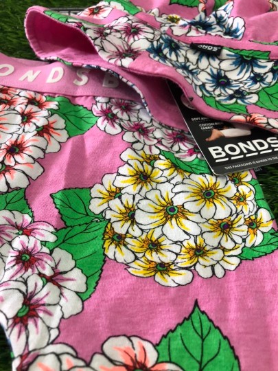 Bonds Heavenly Hydrangea Pink Legging and Bucket Hat Set