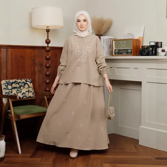 ARALIA KHAKIS