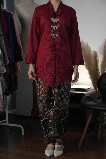 BAJU KEBAYA MAISARAH MAROON