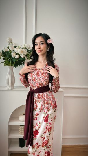 ROSELLE KEBAYA IN SERI LEORA