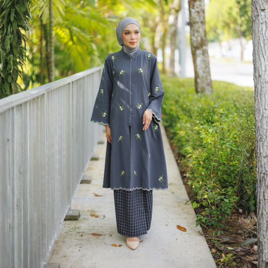 DAHLIA GREY