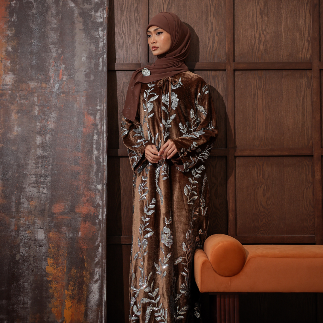 Birai Ratu Velvet Dress (Brown) - Image 4