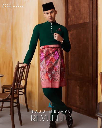 Baju Melayu Revuelto in Dark Green