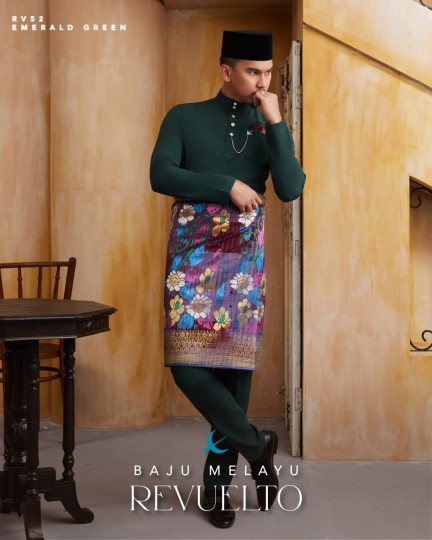 Baju Melayu Revuelto in Emerald Green