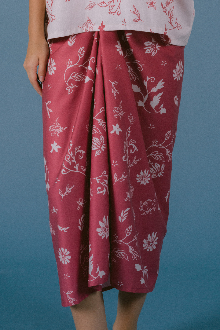 TENANG SARONG IN BEIGE RED