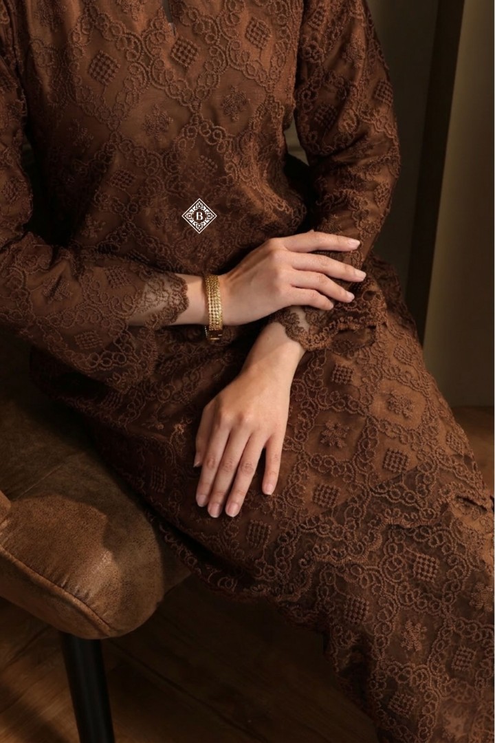 VIVIENNE RICH BROWN - Image 2