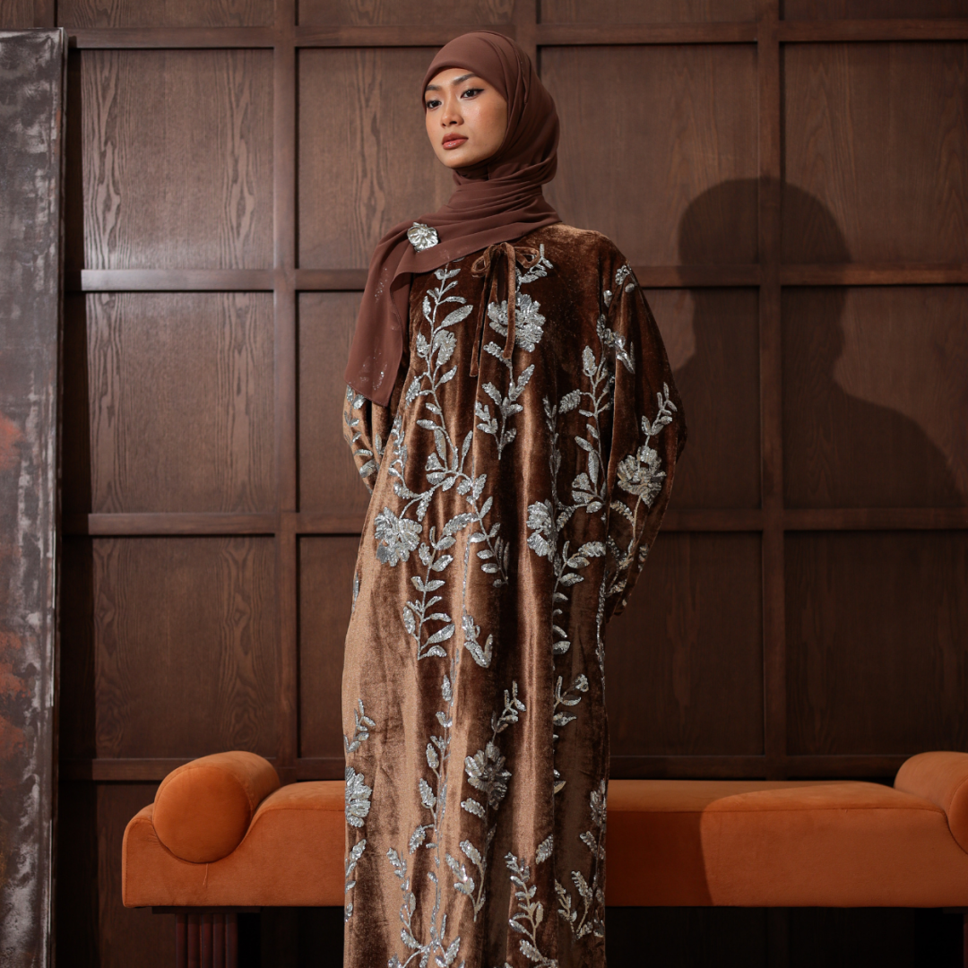 Birai Ratu Velvet Dress (Brown) - Image 5
