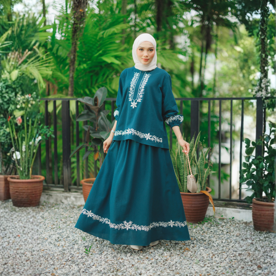 ROSELLE EMERALD LUXE