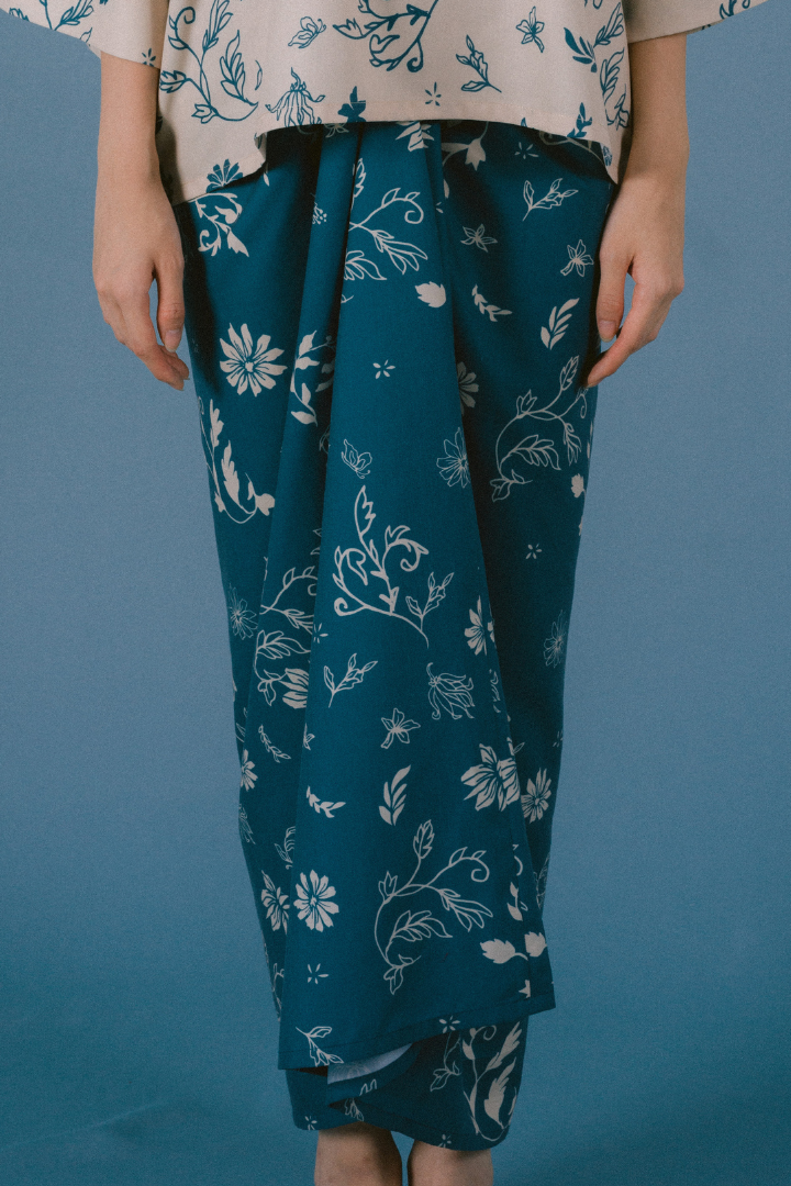 TENANG SARONG IN NUDE TEAL