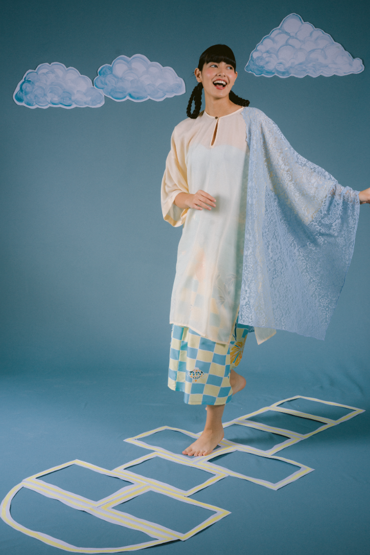 SANTUN KURUNG TOP IN SOFT YELLOW