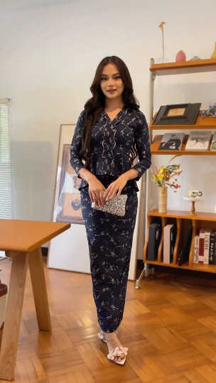 NELISSA COTTON PEPLUM KEBAYA IN CHARMING BLUE