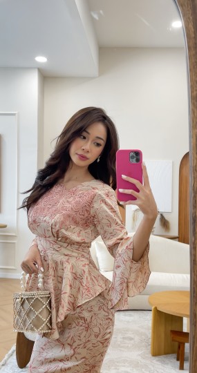 CLAUDIA LACE PEARL PEPLUM IN DRAMA QUEEN