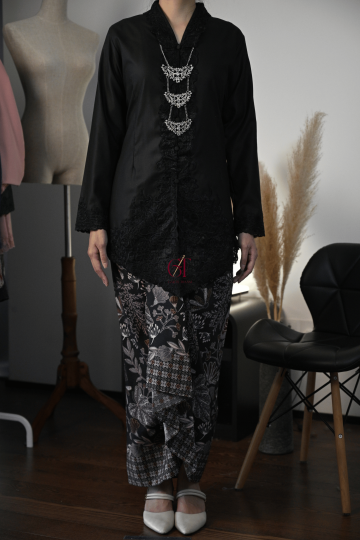 BAJU KEBAYA MAISARAH BLACK