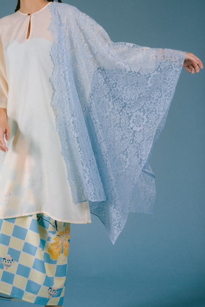 MEMORIA SELENDANG IN LIGHT BLUE
