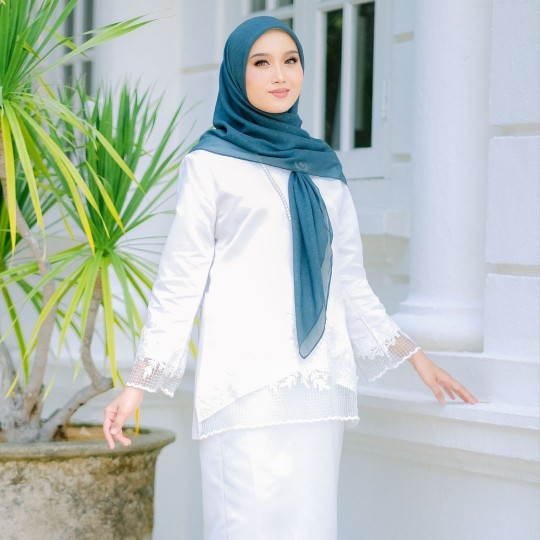 Printed Bawal Safeena in KELLY