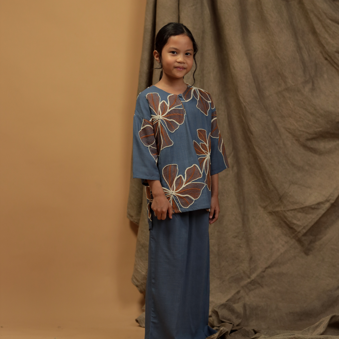 Kurung Rimbun Randia (Biru Denim) - Image 2