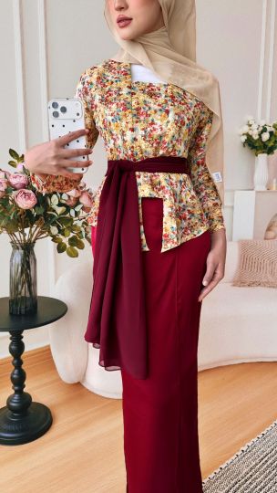 ROSELLE KEBAYA IN SERI MAYA