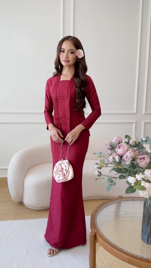LALISA KEBAYA IN CHERRY ROSE